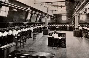 W dużej centrali telefonicznej, c1916 autorstwa Unbekannt