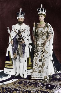 Wiosną 1910 zmarł król Edward VII, w marcu 1911 koronacja króla Jerzego V, 1911, 1945 autorstwa Unbekannt