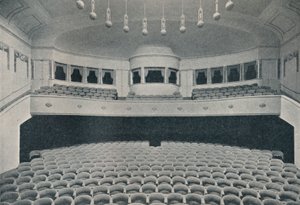 Wnętrze nowego kina na zachodnim krańcu Berlina, ok. 1913 r. autorstwa Unbekannt