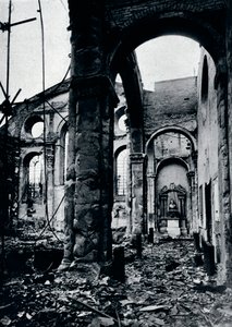 Wnętrze kościoła św. Marii Le Bow, Cheapside spalone podczas nalotu, 1941 autorstwa Unbekannt