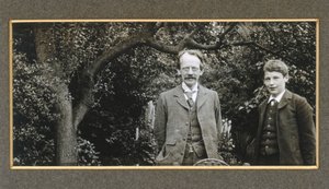 J J Thomson z synem Georgem, ok. 1909 autorstwa Unbekannt