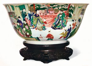 Miska Famille Verte z okresu Kangxi ze sceną dworu cesarskiego, chińska, ok. 1705 autorstwa Unbekannt