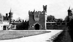Dziedziniec zamku Killyleagh, Killyleagh, County Down, Irlandia Północna, początek XX wieku autorstwa Unbekannt
