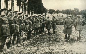 Król Jerzy V odwiedza siły alianckie na linii frontu, I wojna światowa, 1915, c1920. autorstwa Unbekannt