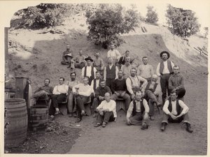 Załoga kopalni La Grange, Kalifornia, 1900. autorstwa Unbekannt