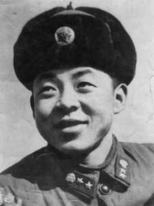 Lei Feng, chiński żołnierz Armii Ludowo-Wyzwoleńczej, ok. 1962 r. autorstwa Unbekannt