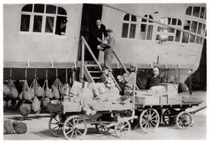 Zaopatrzenie w ładunki, Zeppelin LZ 127 Graf Zeppelin, 1933 autorstwa Unbekannt