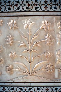 Marmurowa rzeźba sformalizowanej lilii, Taj Mahal, Agra, Indie, XVII wiek autorstwa Unbekannt