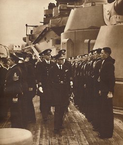 Mężczyźni H.M.S. Dąb Królewski, 1937 autorstwa Unbekannt