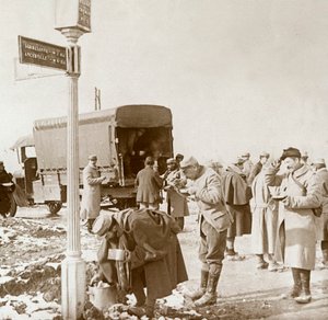 Mobilna kuchnia na Voie Sacrée, Verdun, północna Francja, c1914-c1918. autorstwa Unbekannt