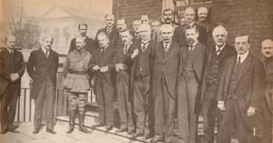 Pan Lloyd George, premier i niektórzy jego koledzy w latach 1917, c1917, 1935 autorstwa Unbekannt