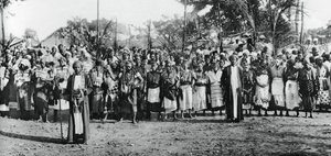 Rdzenni tancerze w Mombasie, 1924-1925, 1937 autorstwa Unbekannt