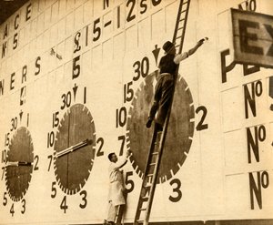 Malarze przy pracy nad torbą White City, zachodni Londyn, 1932, 1933. autorstwa Unbekannt