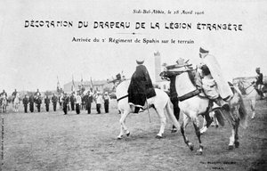 Parad z flagą francuskiej Legii Cudzoziemskiej, Sidi Bel Abbes, Algieria, 28 kwietnia 1906 autorstwa Unbekannt