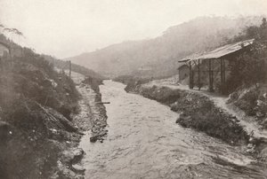 Pirahy Diversion: widok w dół strumienia od wylotu tunelu. 1914. autorstwa Unbekannt
