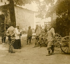 Ksiądz odprawia mszę w plenerze, c1914-c1918 autorstwa Unbekannt