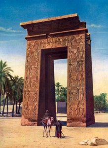 Propylon III Ptolemeusza w Karnaku, Egipt, 1933-1934 autorstwa Unbekannt