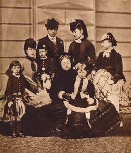 Królowa Wiktoria z synową i wnukami, ok. 1880 1935 autorstwa Unbekannt