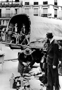 Uchodźcy wracają do domu, Paryż, lipiec 1940 autorstwa Unbekannt