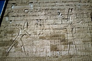 Ulga Ramzesa III uderzających wrogów, Świątynia grobowa Ramzesa III, Medinet Habu, c1200BC autorstwa Unbekannt