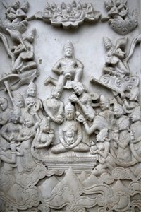 Płaskorzeźby przed świątynią Leicester Jain. Zjednoczone Królestwo autorstwa Unbekannt