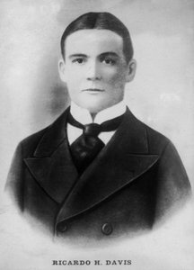 Ricardo H. Davis, lata 20. XX wieku. autorstwa Unbekannt