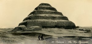 Sakkara - Piramida schodkowa, c1918-c1939. autorstwa Unbekannt