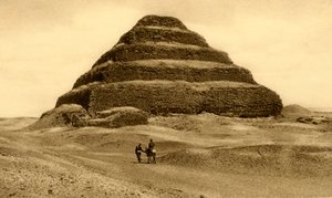 Sakkara - Piramida schodkowa, c1918-c1939. autorstwa Unbekannt