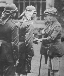 Skauci powitani przez księcia Walii na zlocie w Arrowe Park, Birkenhead, 1929 1936 autorstwa Unbekannt