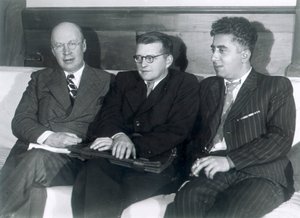 Siergiej Prokofiew, Dymitr Szostakowicz i Aram Chaczaturian, kompozytorzy rosyjscy, 1945 autorstwa Unbekannt