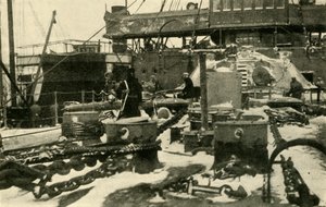 Statek dostarczający węgiel w warunkach mrozu, I wojna światowa, 1914, ok. 1920. autorstwa Unbekannt