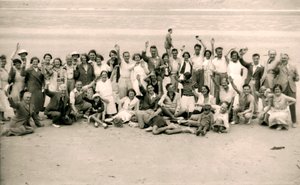 Dzień sportu na imprezie w hotelu Gloucester na plaży La Publente, Jersey, 1938 autorstwa Unbekannt