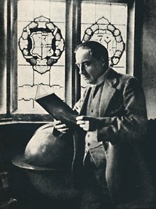 Stanley Baldwin w Galerii w Chequers, ok. 1925 r. autorstwa Unbekannt