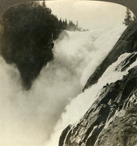 Wspaniały splendor potężnych wodospadów Riukan, gdzie rozpoczyna się jego 800-metrowy spadek, Norwegia, ok. 1905. autorstwa Unbekannt