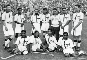 Indyjska drużyna hokejowa, zdobywcy złotych medali, Igrzyska Olimpijskie w Berlinie, 1936 autorstwa Unbekannt