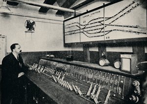 Sygnalizator przy węźle kolejowym metra, 1926 autorstwa Unbekannt