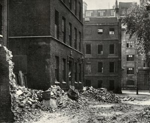 Miejsce bramy z Fetter Lane i opuszczone domy czekające na rozbiórkę, 1934. autorstwa Unbekannt