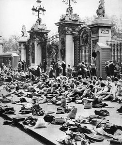 Święto jubileuszowe dzieci, Pałac Buckingham, Londyn, 1935 autorstwa Unbekannt