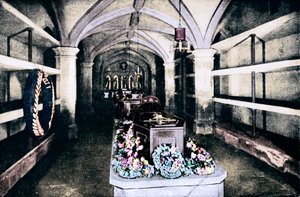Krypta pod prezbiterium kaplicy św. Jerzego, zamek Windsor, 1910 1911 autorstwa Unbekannt