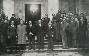 Szef rządu baskijskiego (lub legendarny) Jose Antonio Aguirre i członkowie rządu, Barcelona. Prywatna Fundacja Juberta Figuerasa. autorstwa Unbekannt