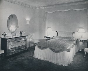 W tej sypialni wykorzystano żywe właściwości pleksiglasu, 1942 rok. autorstwa Unbekannt