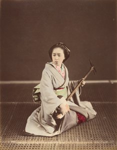 „Tokio gejsza z Shamisenem”, lata 70. XIX wieku. autorstwa Unbekannt