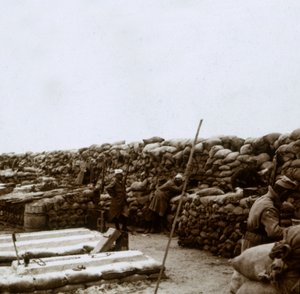 Okopy w Mamelon Vert, Nieuwpoort, Flandria, Belgia, c1914-c1918 autorstwa Unbekannt