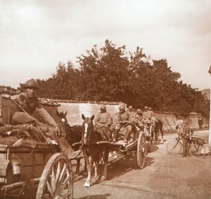 Oddziały w wozach konnych, Raux, Francja, c1914-c1918 autorstwa Unbekannt