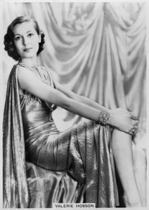 Valerie Hobson, brytyjska aktorka, c1936-c1939 autorstwa Unbekannt