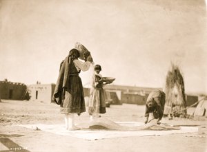 Przesiewanie pszenicy – San Juan 1905 (zdjęcie) autorstwa Unbekannt
