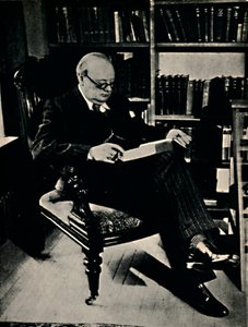 Winston Spencer Churchill w swojej bibliotece, 1945. autorstwa Unbekannt