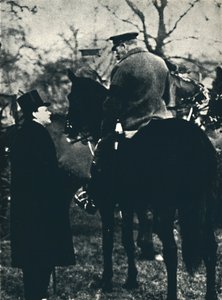 Z królem Jerzym V na ćwiczeniach wojskowych, 1913, 1945. autorstwa Unbekannt