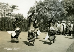Występujące tancerki, Sierra Leone, XX wiek autorstwa Unbekannt