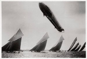Zeppelin LZ11 Viktoria Luise w locie podczas regat w Kilonii, Niemcy, 1912 1933 autorstwa Unbekannt